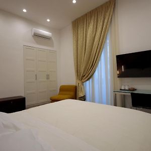 Camera con letto king size